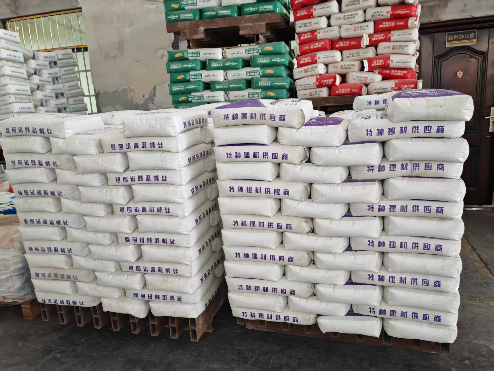 仁兴镇拱顶带模注浆料