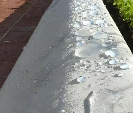 仁兴镇硅烷浸渍涂料在混凝土保护中的应用