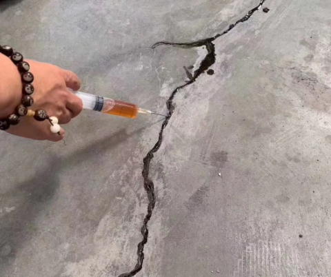 仁兴镇混凝土裂缝修补技术详解​